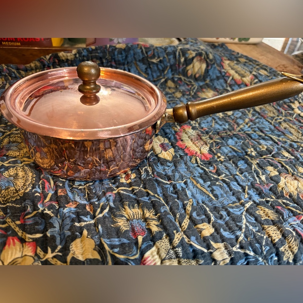Vintage  Copper  Saucepan with Lid